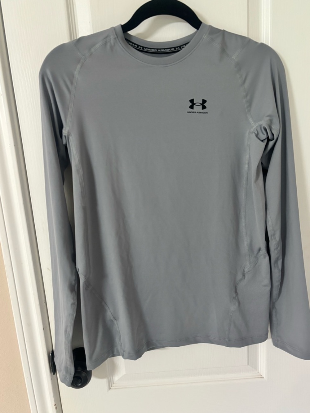 NWT Under Armour YXL Gray‎ HeatGear Athletic Long Sleeve Fitted Shirt Boys
